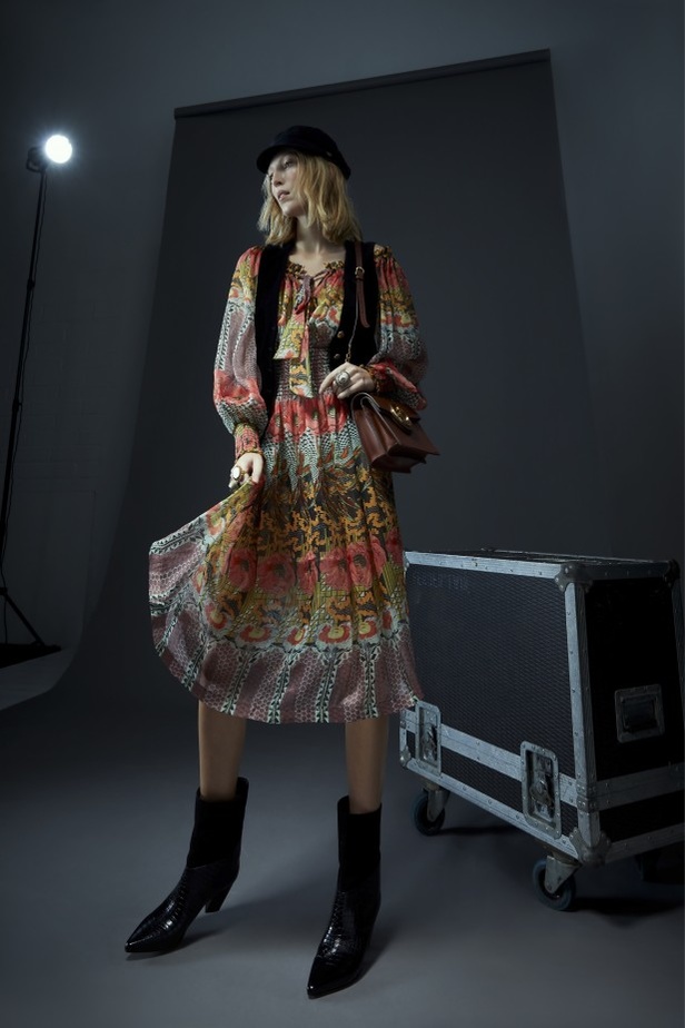 عرض أزياء Temperley London لخريف وشتاء 2022-2021