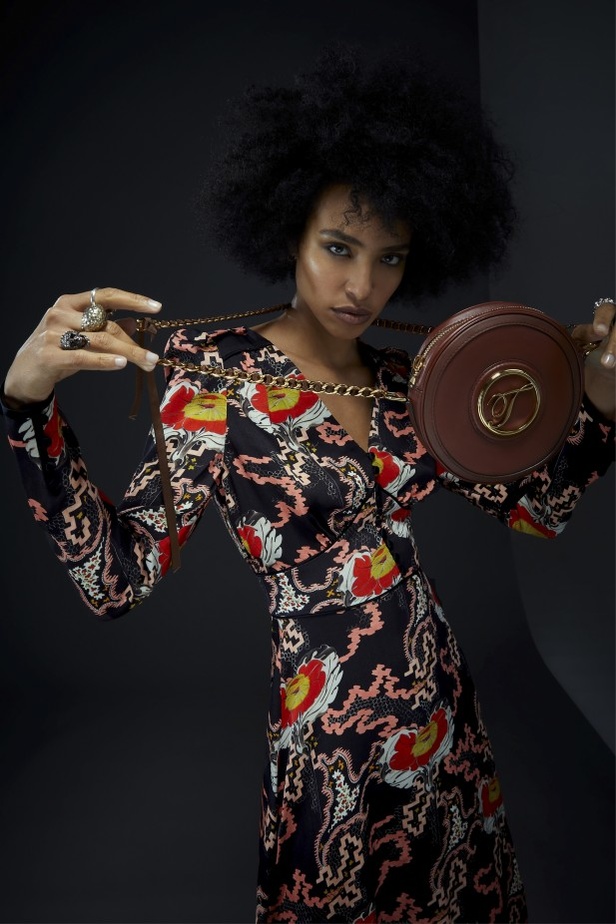 عرض أزياء Temperley London لخريف وشتاء 2022-2021