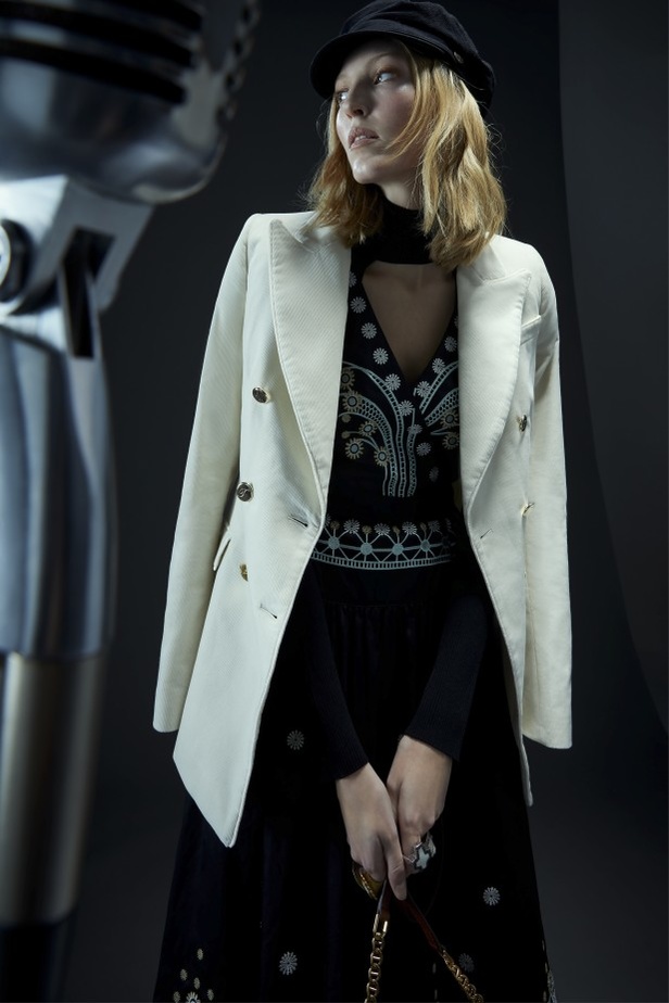 عرض أزياء Temperley London لخريف وشتاء 2022-2021