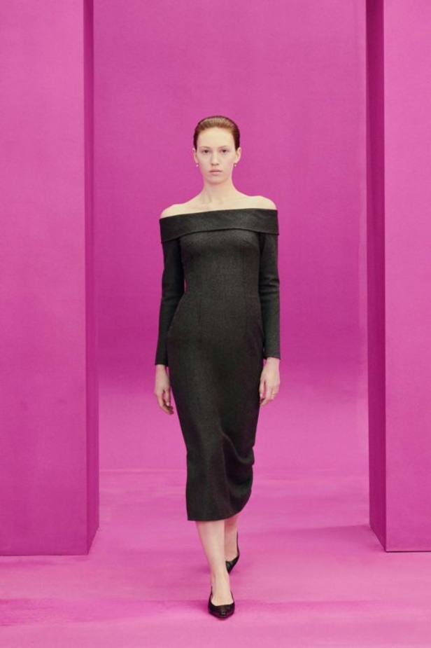 عرض أزياء مجموعة Emilia Wickstead لموسم خريف وشتاء 2021 ضمن أسبوع الموضة في لندن