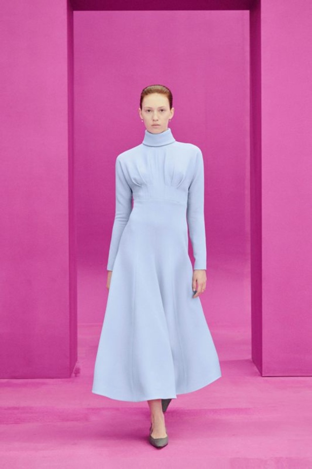 عرض أزياء مجموعة Emilia Wickstead لموسم خريف وشتاء 2021 ضمن أسبوع الموضة في لندن