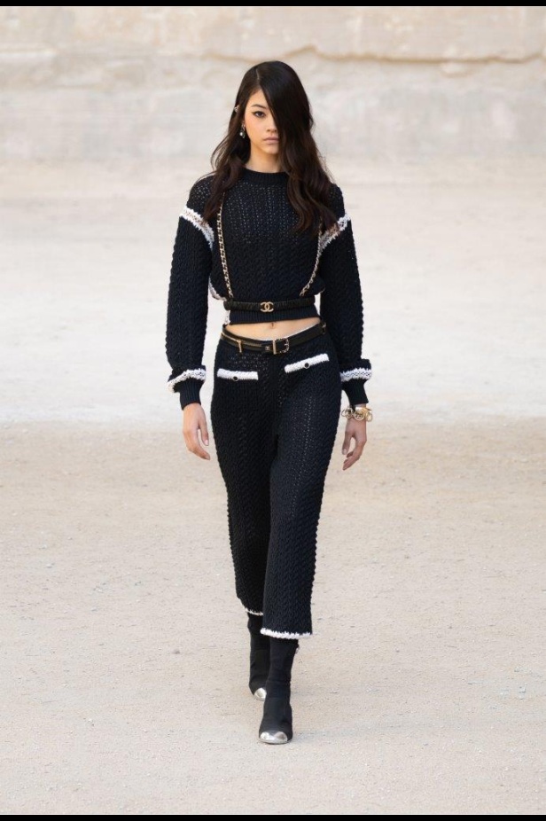 صور مجموعة عرض أزياء "شانيل كروز" Cruise CHANEL 2022 -2021  