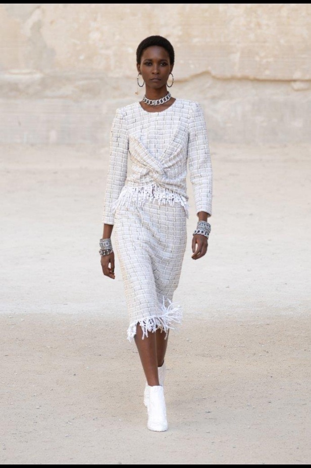 صور مجموعة عرض أزياء "شانيل كروز" Cruise CHANEL 2022 -2021  