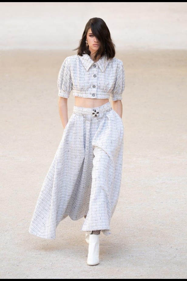صور مجموعة عرض أزياء "شانيل كروز" Cruise CHANEL 2022 -2021  
