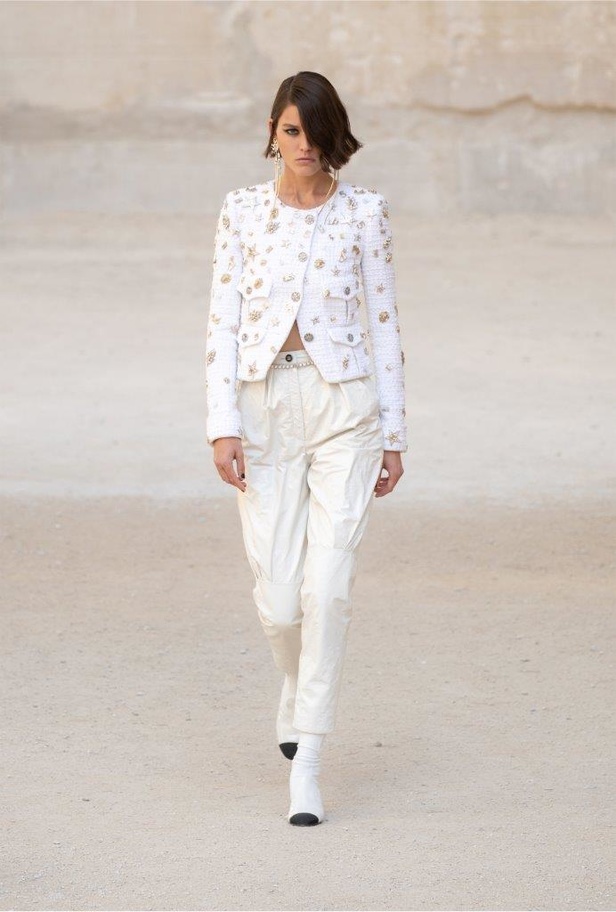 صور مجموعة عرض أزياء "شانيل كروز" Cruise CHANEL 2022 -2021  