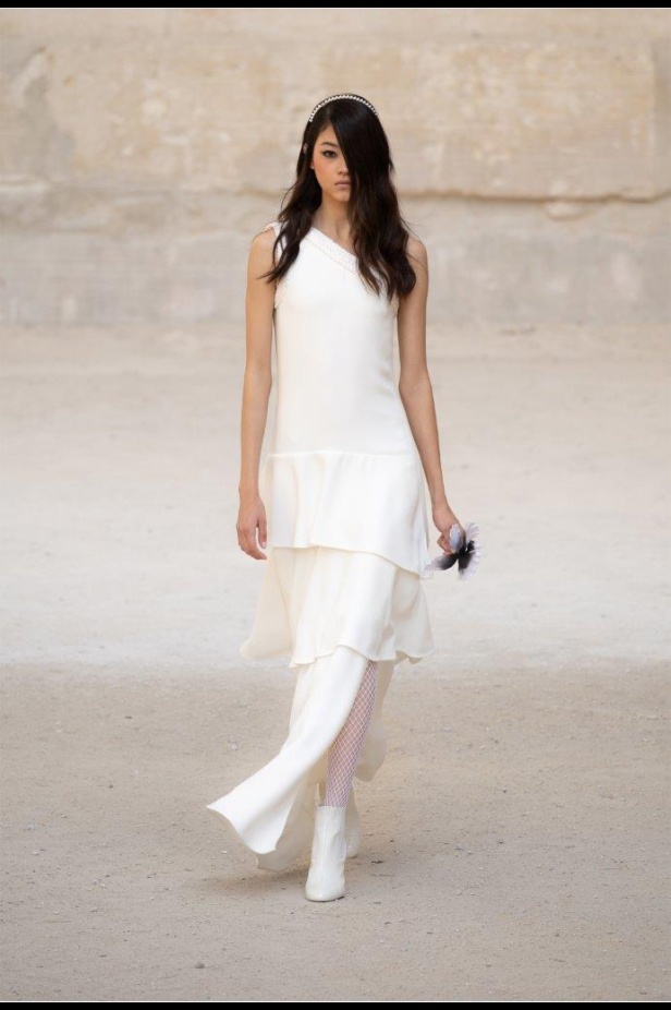 صور مجموعة عرض أزياء "شانيل كروز" Cruise CHANEL 2022 -2021  