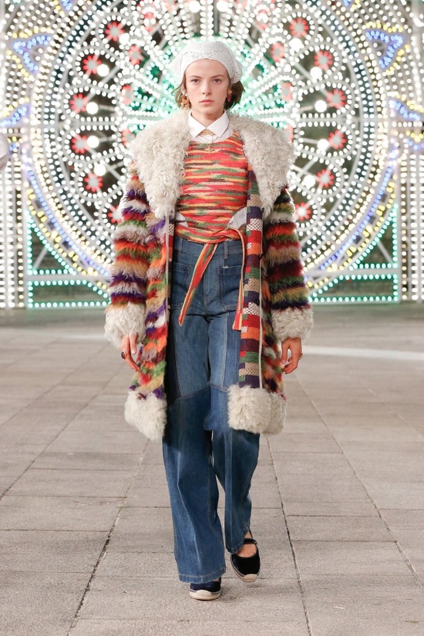 عرض ازياء مجموعة ديور Dior كروز ربيع 2021 يحيي الابداع والمهارات الحرفية