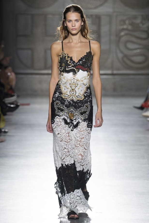 مجموعة فوستو بوغليزي لربيع و صيف 2018