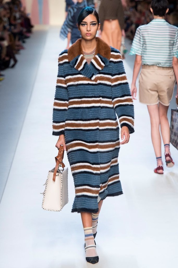 مجموعة Fendi لربيع وصيف 2018 للأزياء الجاهزة !