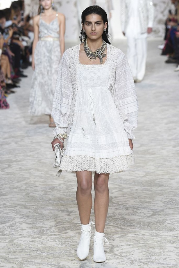 عرض أزياء “ايترو” Etro لربيع وصيف 2018 !