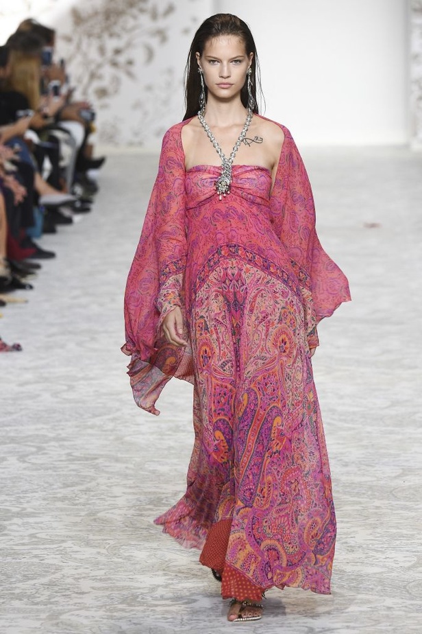 عرض أزياء “ايترو” Etro لربيع وصيف 2018 !