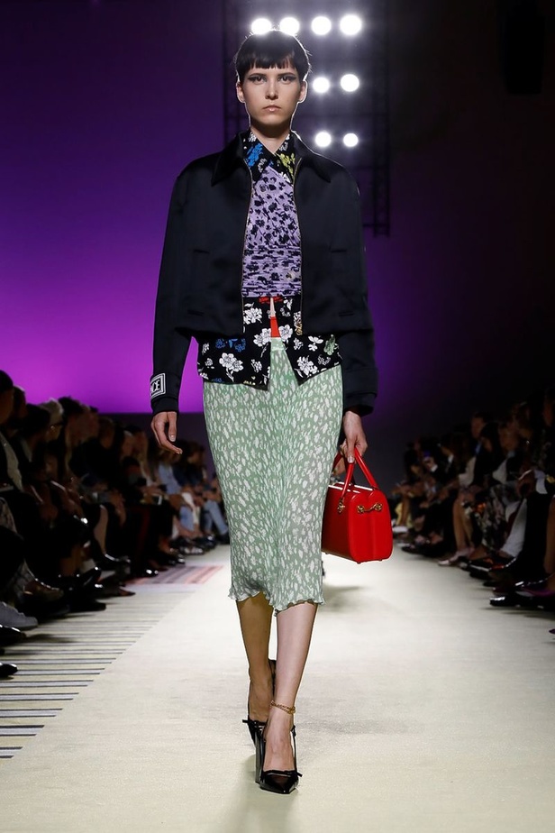 مجموعة فيرساتشي لموسم ربيع وصيف 2019