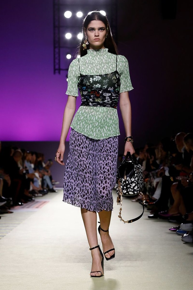 مجموعة فيرساتشي لموسم ربيع وصيف 2019