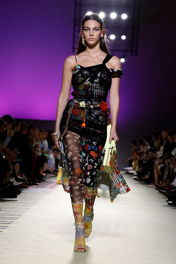 مجموعة فيرساتشي لموسم ربيع وصيف 2019