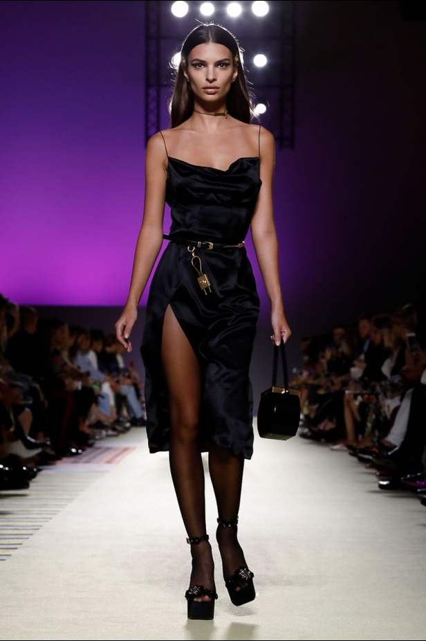 مجموعة فيرساتشي لموسم ربيع وصيف 2019