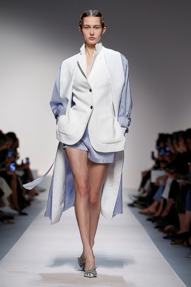 اسبوع الموضة في ميلان 2019 عرض أزياء ERMANNO SCERVINO لربيع وصيف 2020