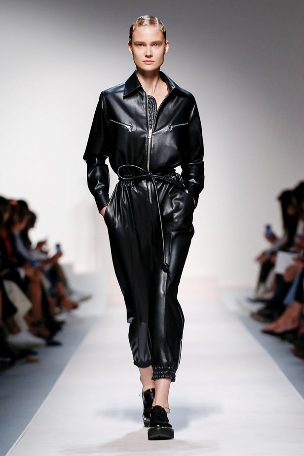 اسبوع الموضة في ميلان 2019 عرض أزياء ERMANNO SCERVINO لربيع وصيف 2020