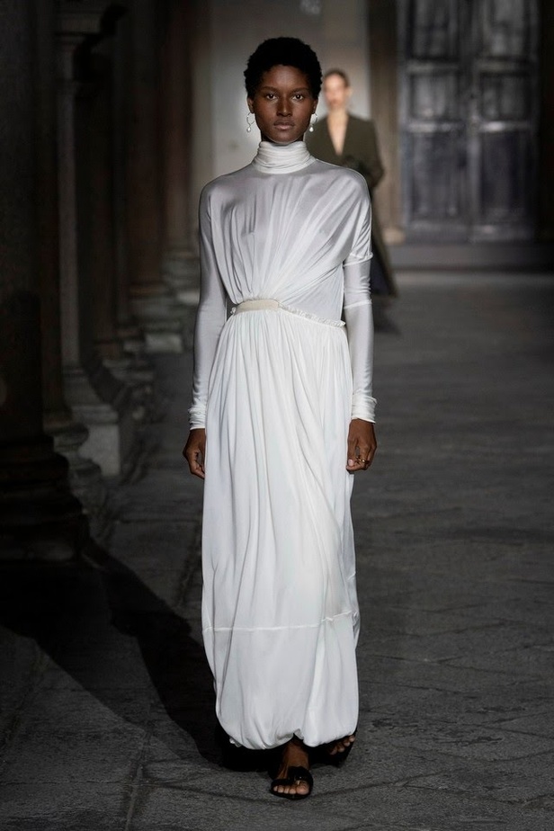اسبوع الموضة في ميلان 2019 ازياء JIL SANDER لربيع وصيف 2020 