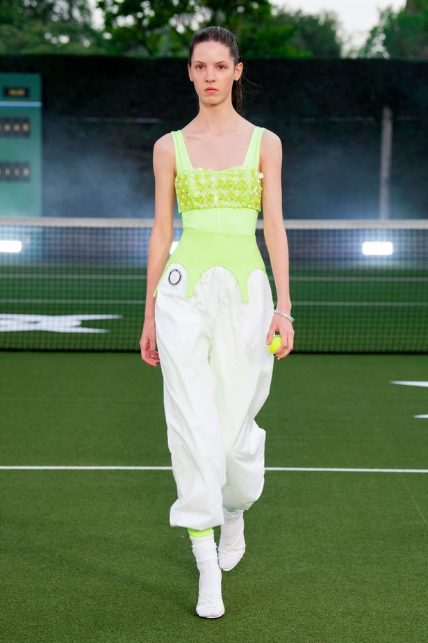 عرض ازياء David Koma في لندن لموسم ربيع وصيف 2021