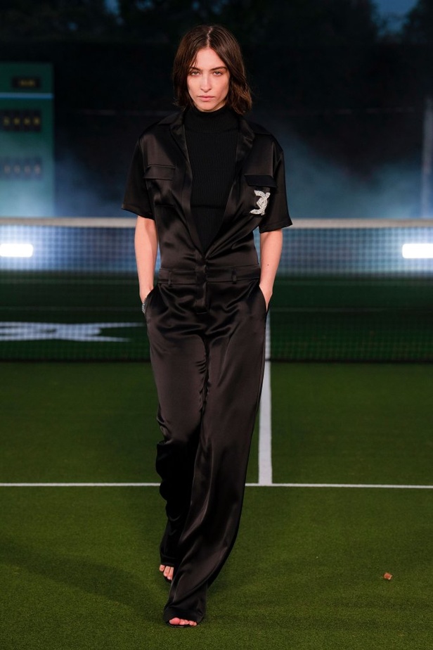 عرض ازياء David Koma في لندن لموسم ربيع وصيف 2021