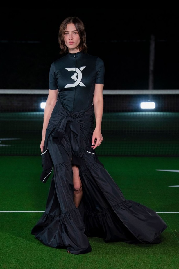 عرض ازياء David Koma في لندن لموسم ربيع وصيف 2021