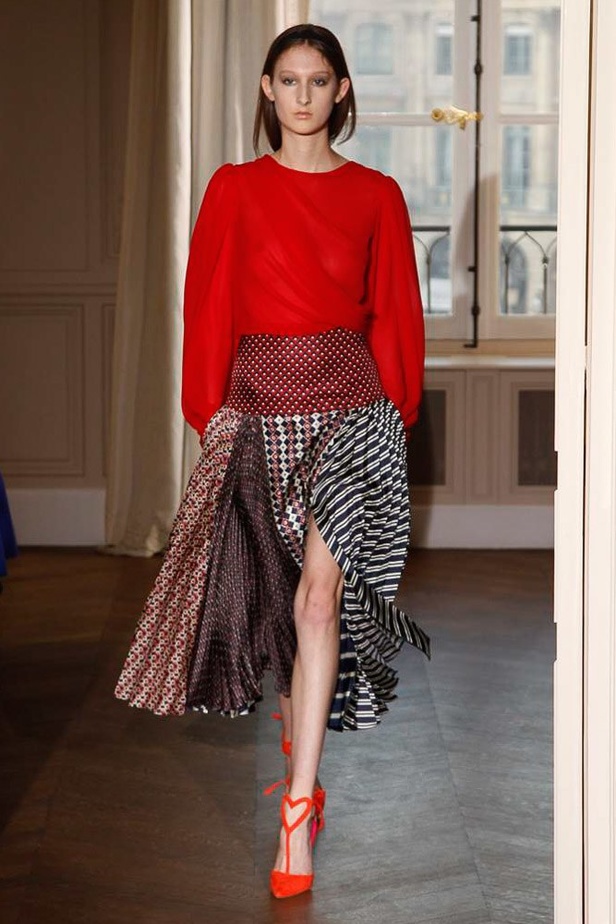 مجموعة الألبسة الراقية من شياباريلي لربيع 2017