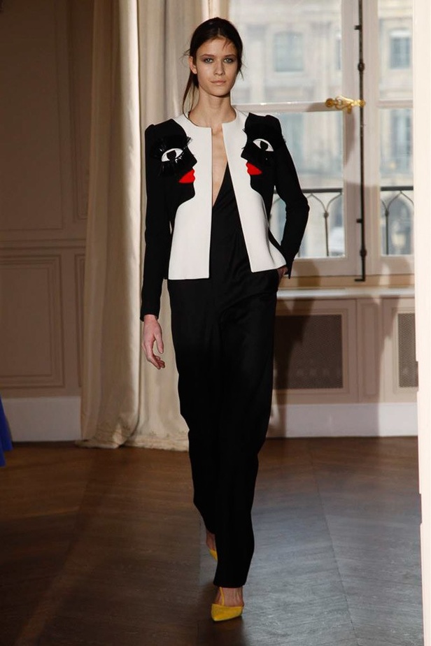 مجموعة الألبسة الراقية من شياباريلي لربيع 2017