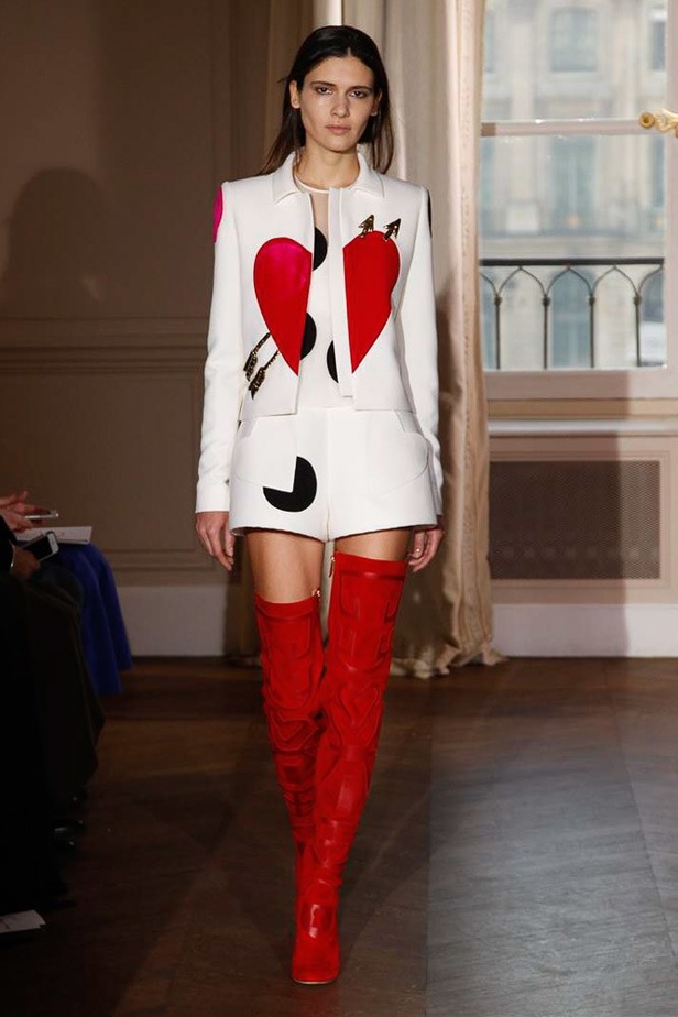 مجموعة الألبسة الراقية من شياباريلي لربيع 2017