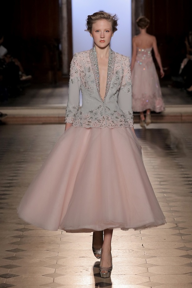 مجموعة الألبسة الراقية من طوني ورد لربيع 2017