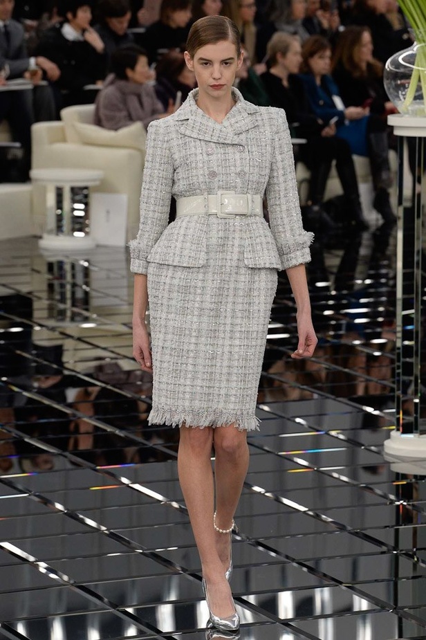 شاهدي مجموعة شانيل الراقية لصيف 2017