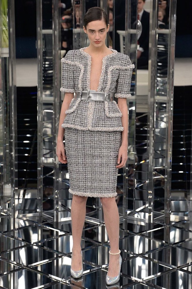 شاهدي مجموعة شانيل الراقية لصيف 2017