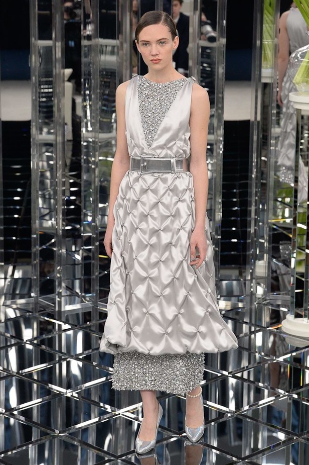 شاهدي مجموعة شانيل الراقية لصيف 2017