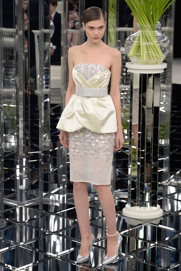 شاهدي مجموعة شانيل الراقية لصيف 2017