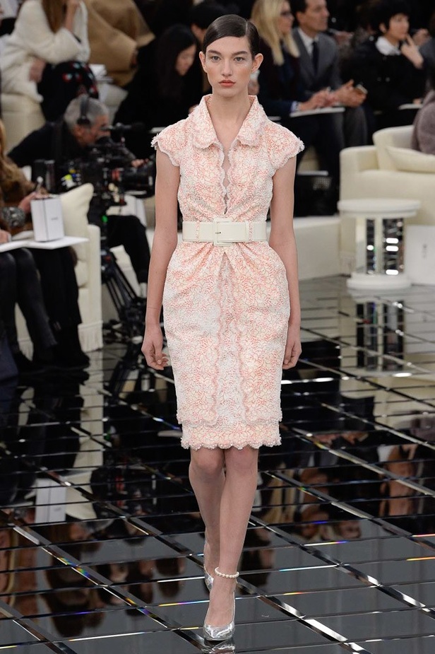 شاهدي مجموعة شانيل الراقية لصيف 2017