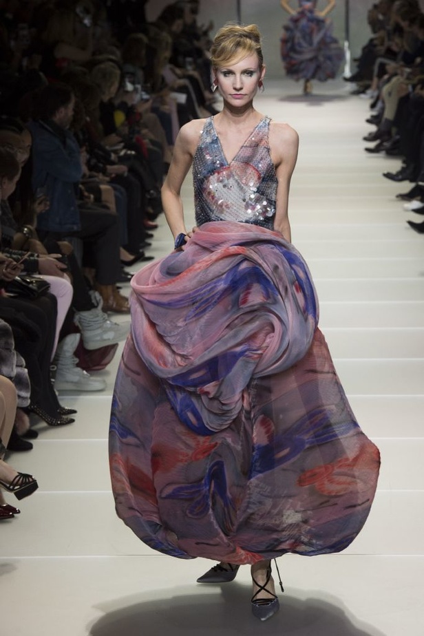 مجموعة Giorgio Armani للهوت كوتور لربيع وصيف 2018