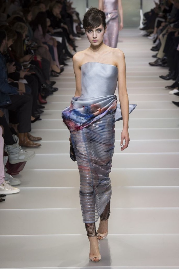 مجموعة Giorgio Armani للهوت كوتور لربيع وصيف 2018