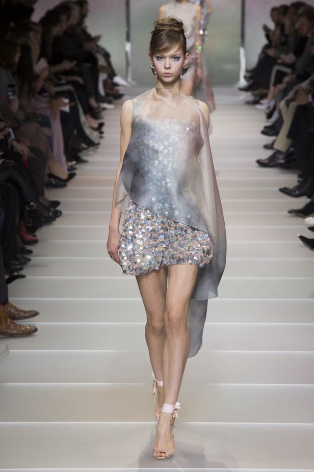 مجموعة Giorgio Armani للهوت كوتور لربيع وصيف 2018