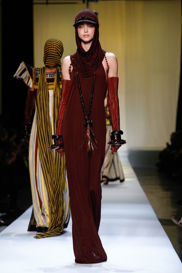 مجموعة الألبسة الراقية من جان بول غوتييه لربيع 2019