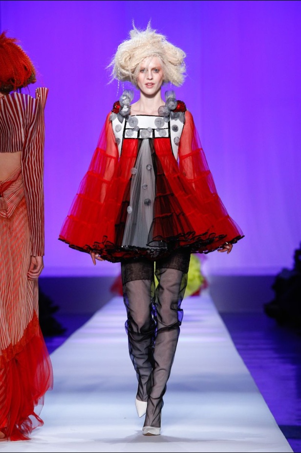 مجموعة الألبسة الراقية من جان بول غوتييه لربيع 2019