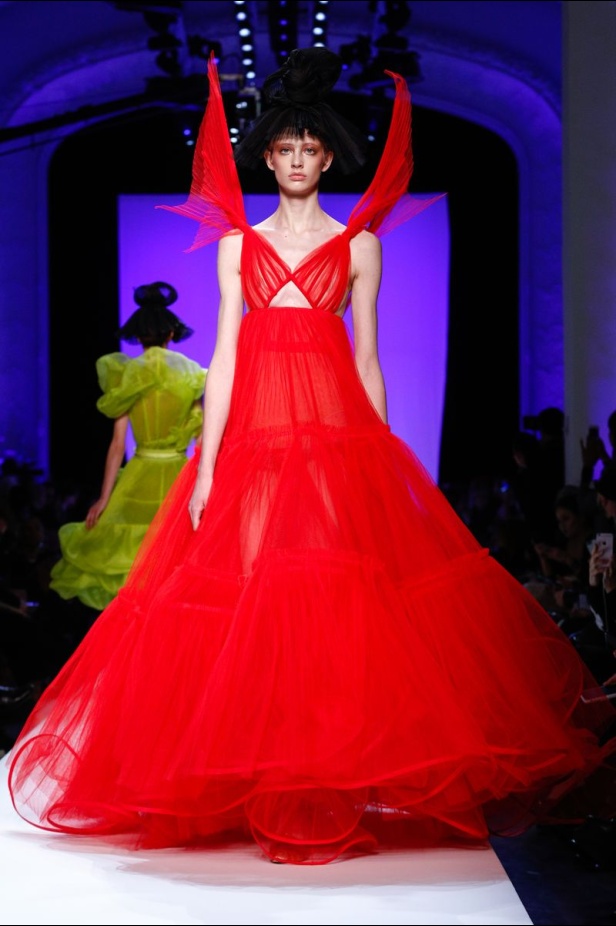 مجموعة الألبسة الراقية من جان بول غوتييه لربيع 2019