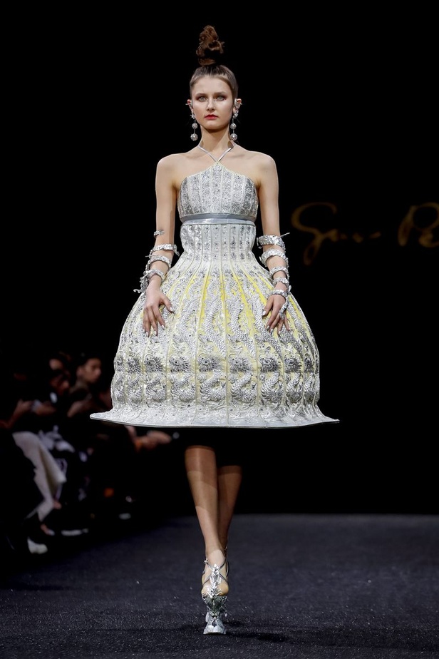 مجموعة Guo Pei للهوت كوتور لموسم ربيع وصيف 2019