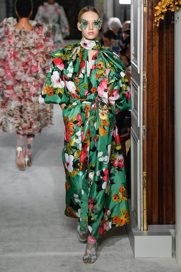 عرض أزياء فالنتينو لربيع 2019