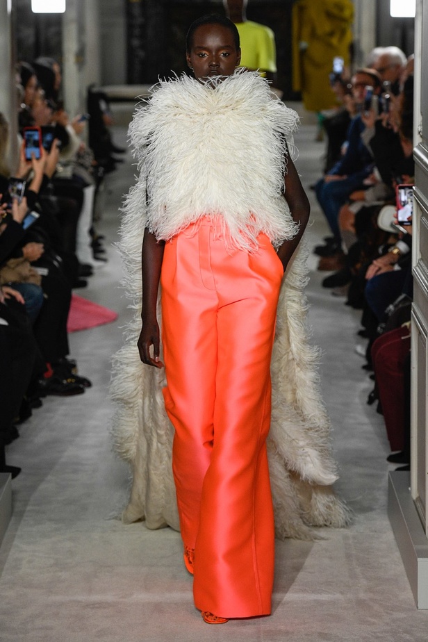 عرض أزياء فالنتينو لربيع 2019