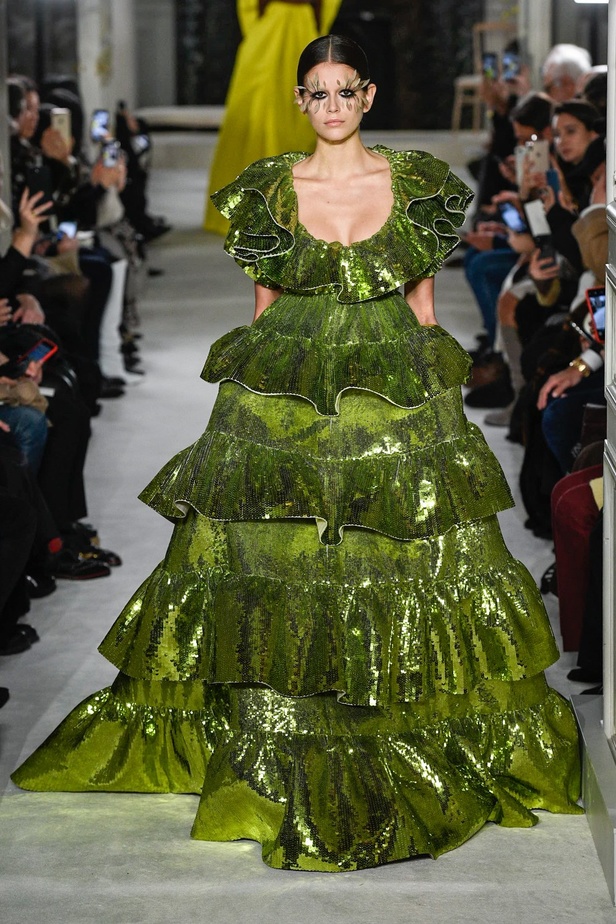 عرض أزياء فالنتينو لربيع 2019