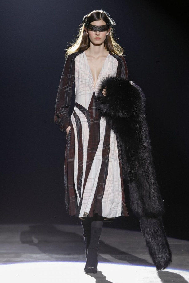 عرض أزياء ‏Marco de Vincenzo‏ لخريف وشتاء 2019‏