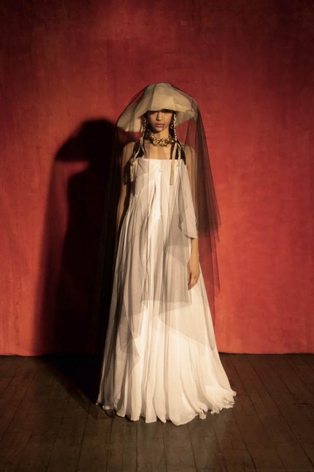 عرض أزياء OSMAN لخريف وشتاء 2021 ضمن أسبوع الموضة في لندن