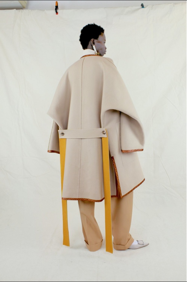 عرض ازياء مجموعة Roksanda لموسم خريف وشتاء 2021