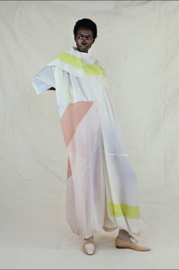 عرض ازياء مجموعة Roksanda لموسم خريف وشتاء 2021