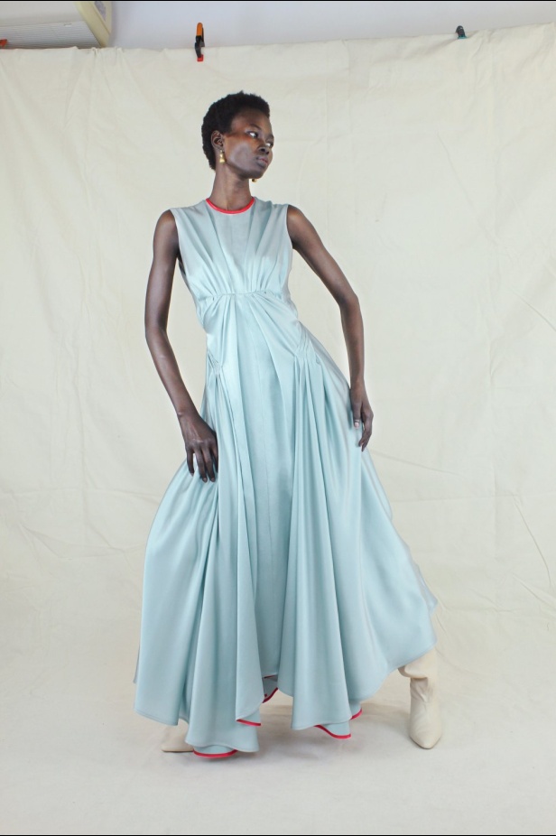 عرض ازياء مجموعة Roksanda لموسم خريف وشتاء 2021