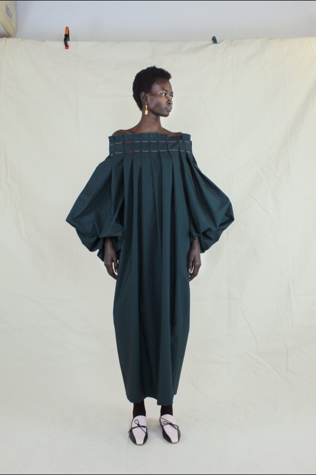 عرض ازياء مجموعة Roksanda لموسم خريف وشتاء 2021